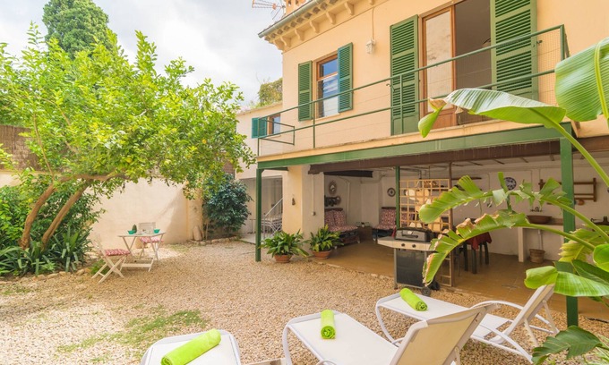 Sóller Casa | CA SA TIA (SÓLLER) - Casa de pueblo con bonito patio en el centro de Sóller . WiFi Grati