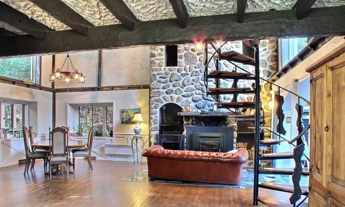 Sainte-Marguerite-du-Lac-Masson Casa | Un chalet suizo en el río Doncaster + isla privada Mini