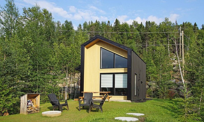 Sainte-Marguerite-du-Lac-Masson Chalet De Esquí | Discover Glamping in the comfort of this mini chalet