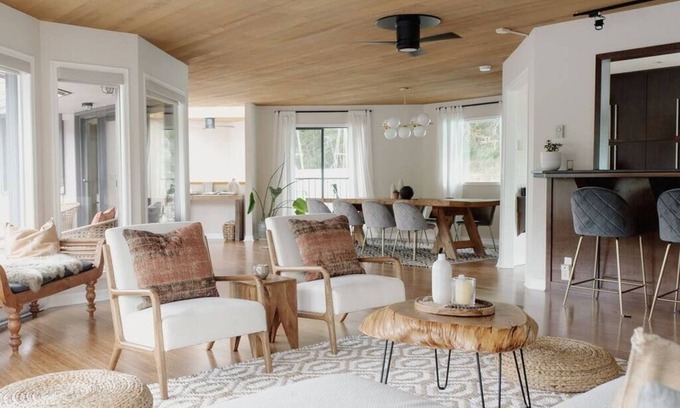 Halfmoon Bay Casa | The Float House Lodge at Secret Cove
