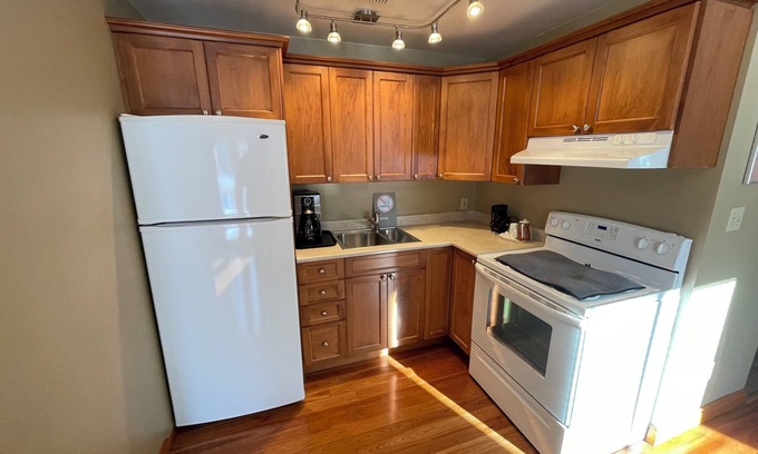 Unorganized Centre Parry Sound Cabina | Bucks Lodge and Grill