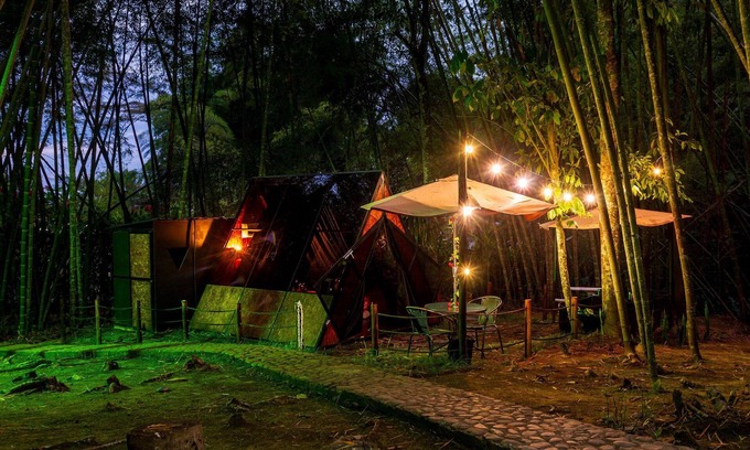 Yotoco Alquiler De RV | Cabaña Íntima para Parejas en Mystic Natural