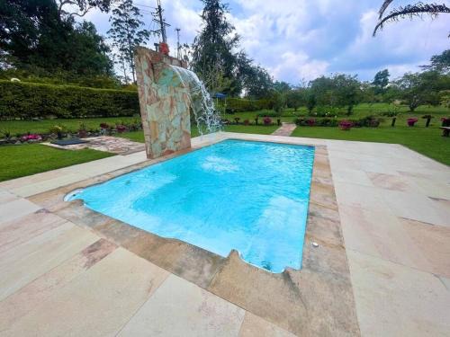 Piedecuesta Casa | Cabaña amplia con piscina, naturaleza y cercana