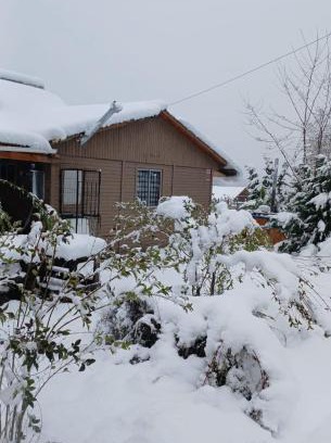 Pinto Chalet De Esquí | Cabaña Camino Termas de Chillan Hermoso Recinto