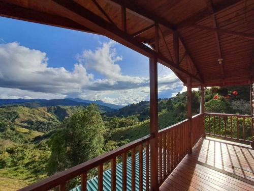 Cantón de Dota Chalet De Esquí | Cabaña Cebra - THE Spot for GREAT Sunset views!