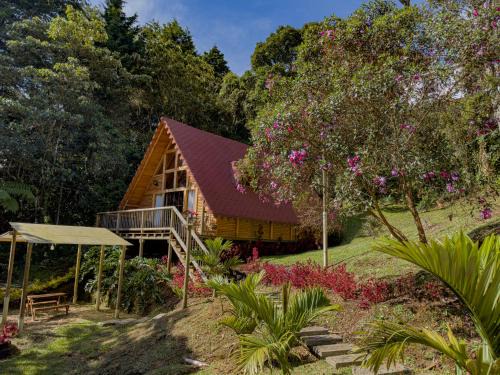 Medellin Casa | Cabaña con Jacuzzi en Santa Elena