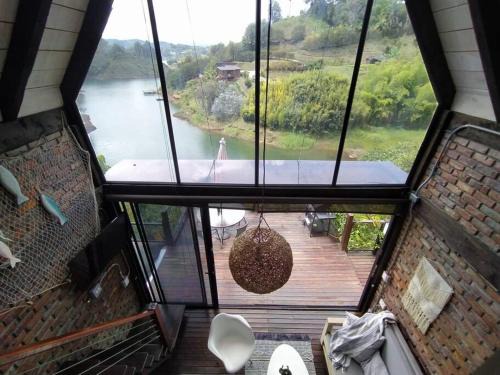 El Penol Chalet De Esquí | Cabaña con jacuzzi y acceso al embalse - Portum I
