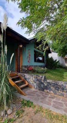 Trevelin Chalet De Esquí | Cabaña con vistas en Trevelin "Acacia House"