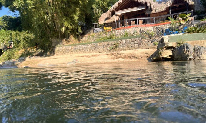 La Joya Cabina | Canas del rio cabaña de montana a orillas del rio Jimenoa