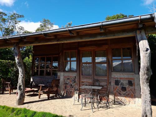 Coatepeque Villa | cabaña Lechuza café
