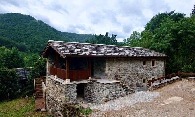 Vega de Pas Apartamento | Cabaña Pasiega Castro Valnera