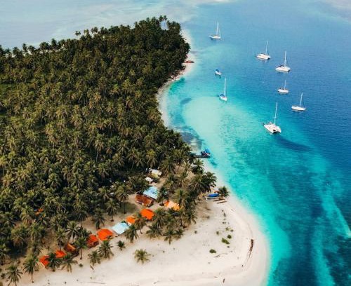 Carti Tupile Casa | Cabaña Romantica frente al mar de isla Chichime Guna Yala