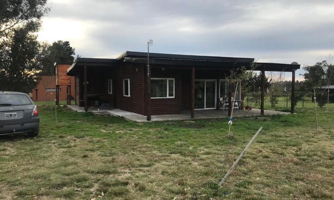 Balcarce Chalet De Esquí | cabaña vista a la sierra