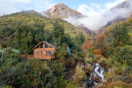 Colbun Chalet De Esquí | Cabañas con tinajas calientes en Parque Guaiquivilo