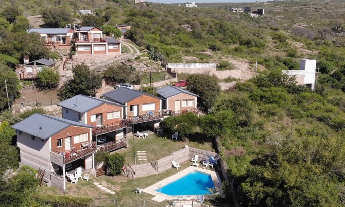 Villa Carlos Paz Chalet De Esquí | Cabañas Doña Itati