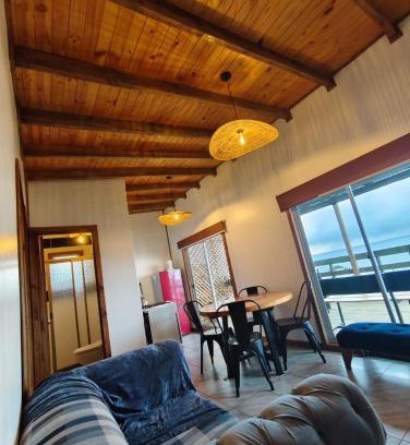 Curanipe Casa | Cabañas Refugio Costero