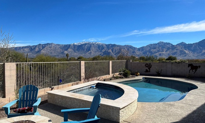 Rancho Vistoso Casa | Caballo Pass welcomes you to Oro Valley with incredible mountain views.