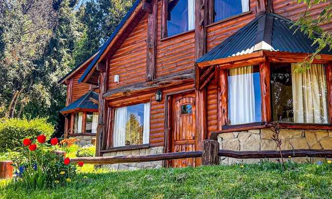 Llao Llao Cabina | Cabaña para 5 personas cerca de los lagos y Puerto Pañuelos.