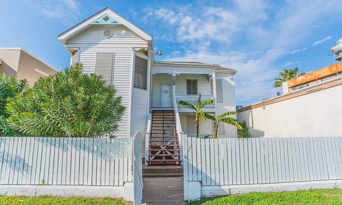 San Jacinto Casa | Cabana Boy - 3/2 2nd Floor Dog Friendly (Duplex)