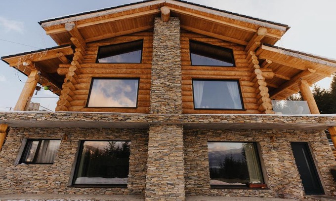 Cozanesti Chalet De Esquí | CABANA CEITREI - MOUNTAIN VIEW GIUMALAU
