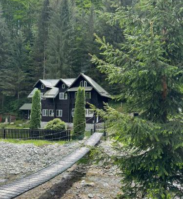 Pucheni Cabina | Cabana dintre Văi