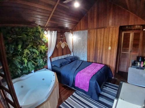 Nazare Paulista Apartamento | Cabana do Lago com Jacuzzi