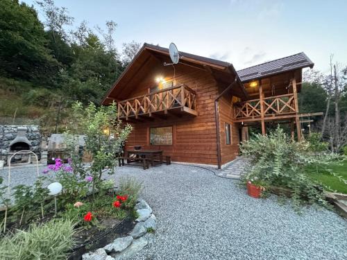 Valea Ierii Casa | Cabana Luna