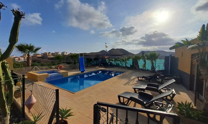 Aguilas Villa | "Cabaña marinera" Villa con jacuzzi y piscina a 1 km de la playa, con billar...