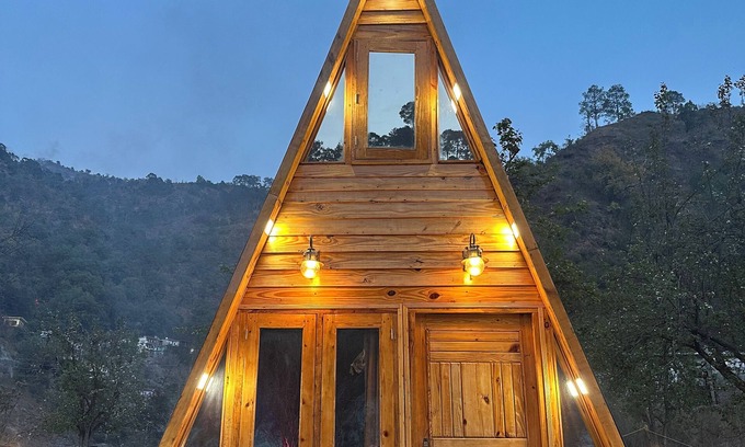 Nainital Complejo | Cabana Riverside Resort - Kainchi Dham
