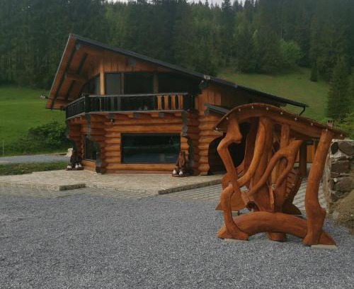 Iacobeni Chalet De Esquí | Cabana roua munților din bucovina