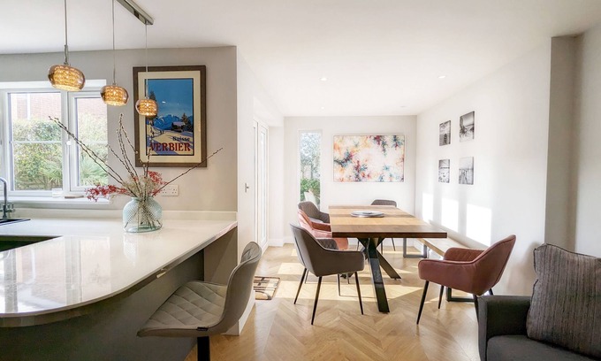 East Wittering Cabaña | Cabane Mont Fort - sleeps 6 guests in 3 bedrooms