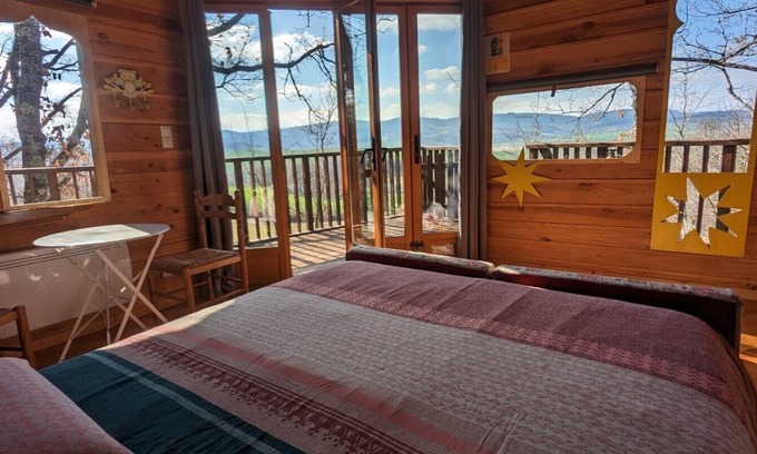 Saint-Victor-Rouzaud Cabina | Cabanes Sainte Camelle