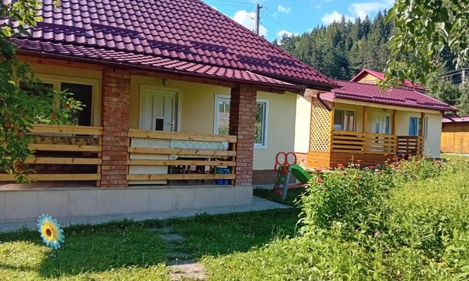 Poiana Teiului Casa | Cabanute pitoresti Poiana Largului