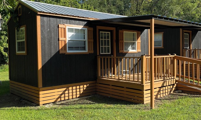 Pointblank Cabina | Cozy cabin in serene Point Blank with fitness room and Hottub