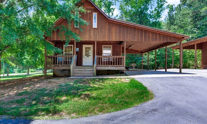 Langston Cabina | Cabin #1 Fisherman's Landing / Rustic Cabin w/ Covered Boat Shelter Sleeps 5