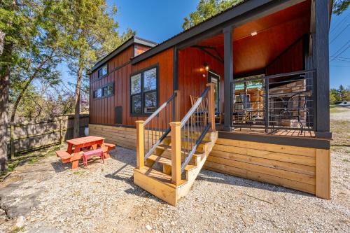 Indian Point Casa | Cabin 1 Indian Point near SDC, Table Rock Lake, Marinas, & Branson