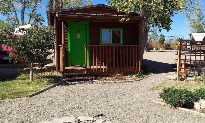 Escalante Cabina | Cabin 1 - The Cactus - Dry Camping Cabin