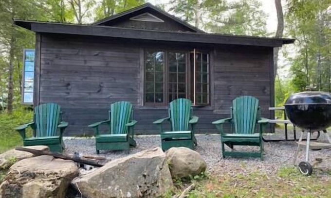 Indian Lake Casa | Cabin 1 - Waterfront on Lake Abanakee