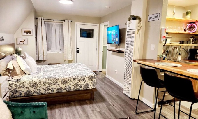 Glenwood Springs Cabina | Cabin 16 *NEW! Luxury w/ Kitchen