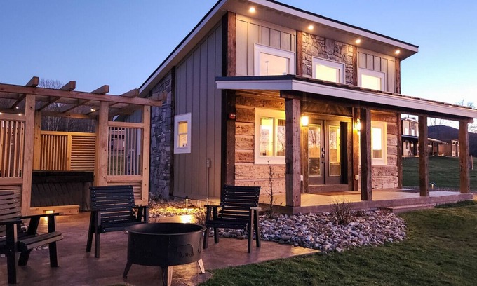 Timberline Cabina | Cabin 16 One Bed Modern Luxury w Hot Tub