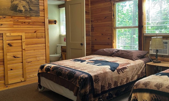 Steelville Cabina | Cabin on the Meramec River - Unit 16b