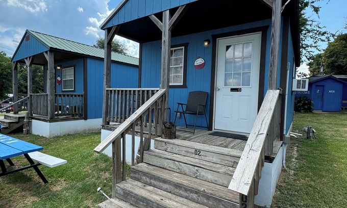 Elmo Cabina | Cabin 2 - Cozy Lake View Retreat with Free Fishing, Marina Access, Free Fishing