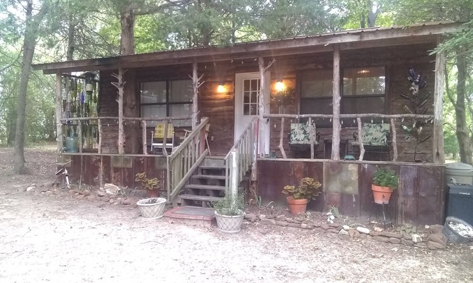 Canton Casa | Cabin 2 Miles From Trade Days GRANNY'S CABIN THEMED WITH ANTIQUES