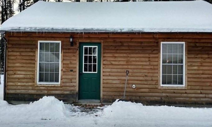 Northeast Somerset Cabina | Cabin 2 Roody's Black Bear Cabins- Trail access from camp