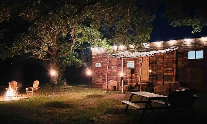 Huntsville Casa | Cabin 2 - steps from the river!