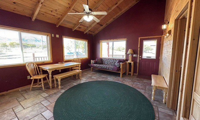 La Sal Cabina | Cabin 3 at Mount Peale Inn