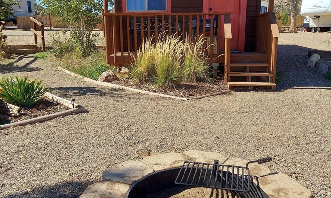 Escalante Cabina | Cabin 3 - The-Hole-in-the-Rock - Dry Camping Cabin