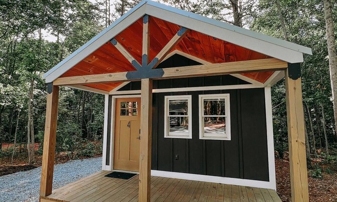 Hartwell Alquiler De RV | This campground is a 0 bedroom(s), 1 bathrooms, located in Hartwell, GA.