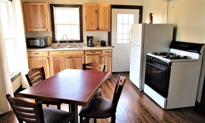 Murray Cabina | Cabin 5 at Kentucky Lake's Lynnhurst Family Resort