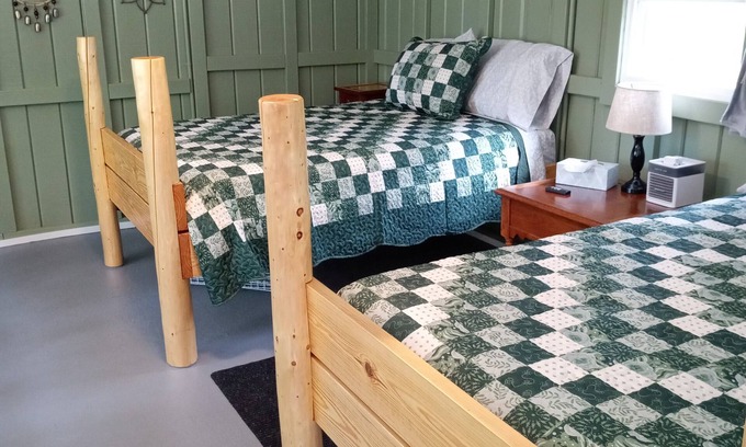 Grayling Cabina | Cabin #5 - Mill Pond CT